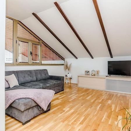 זאדאר Apartment Roko - Up To 4 People With Free Parking מראה חיצוני תמונה