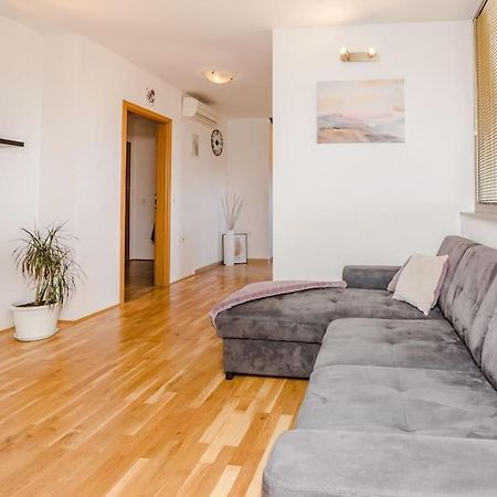 זאדאר Apartment Roko - Up To 4 People With Free Parking מראה חיצוני תמונה
