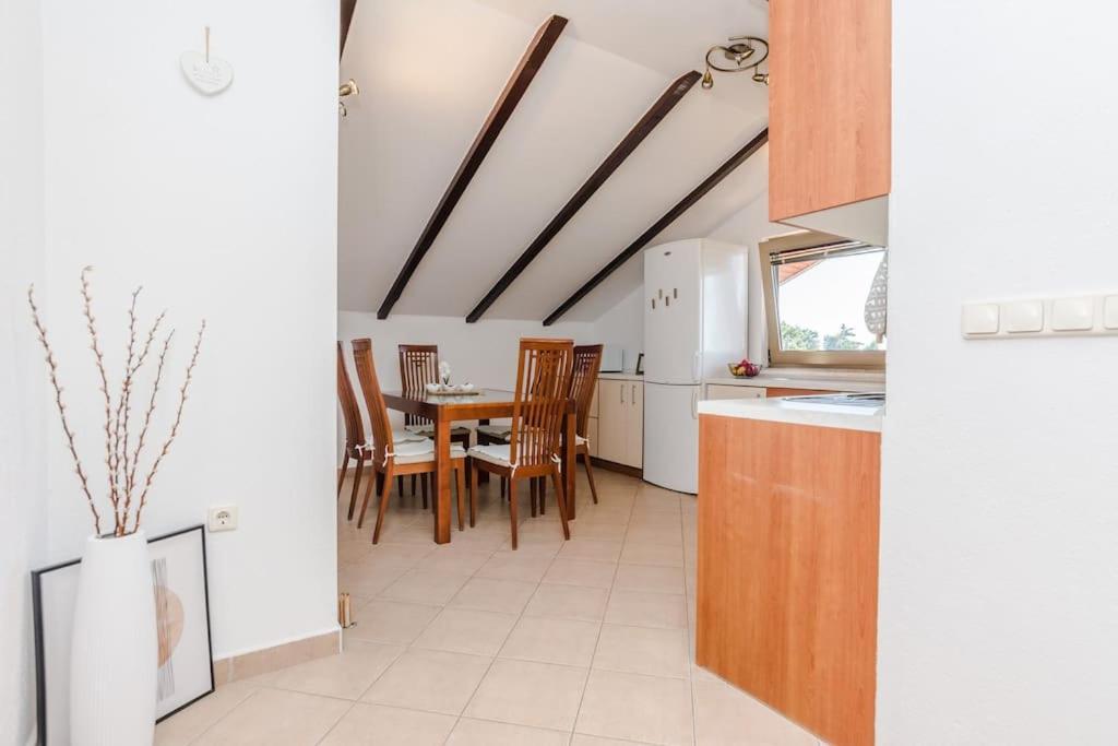 זאדאר Apartment Roko - Up To 4 People With Free Parking מראה חיצוני תמונה