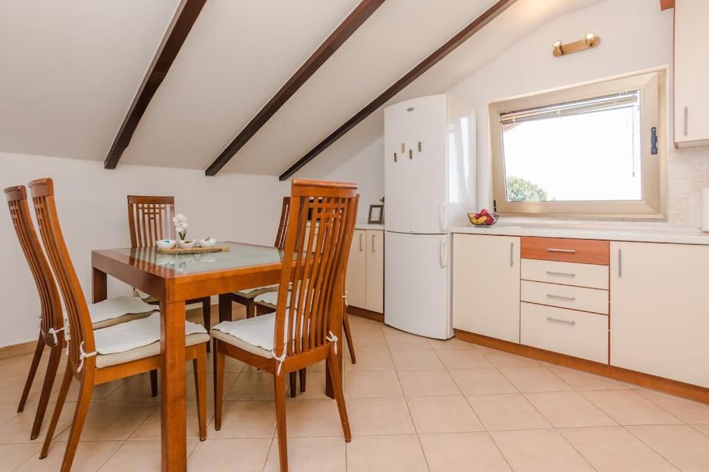 זאדאר Apartment Roko - Up To 4 People With Free Parking מראה חיצוני תמונה