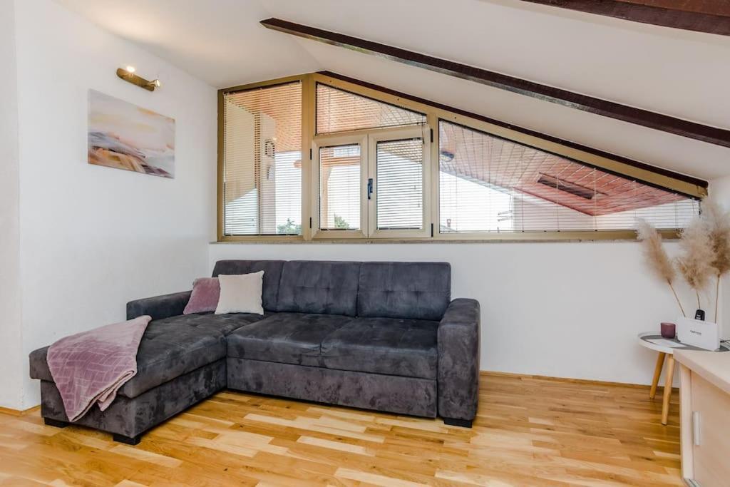זאדאר Apartment Roko - Up To 4 People With Free Parking מראה חיצוני תמונה