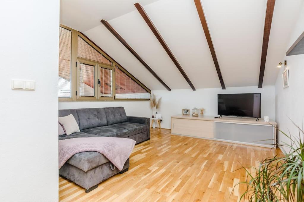 זאדאר Apartment Roko - Up To 4 People With Free Parking מראה חיצוני תמונה