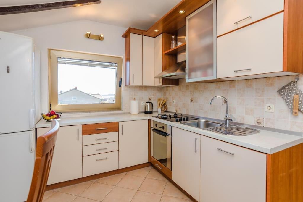 זאדאר Apartment Roko - Up To 4 People With Free Parking מראה חיצוני תמונה